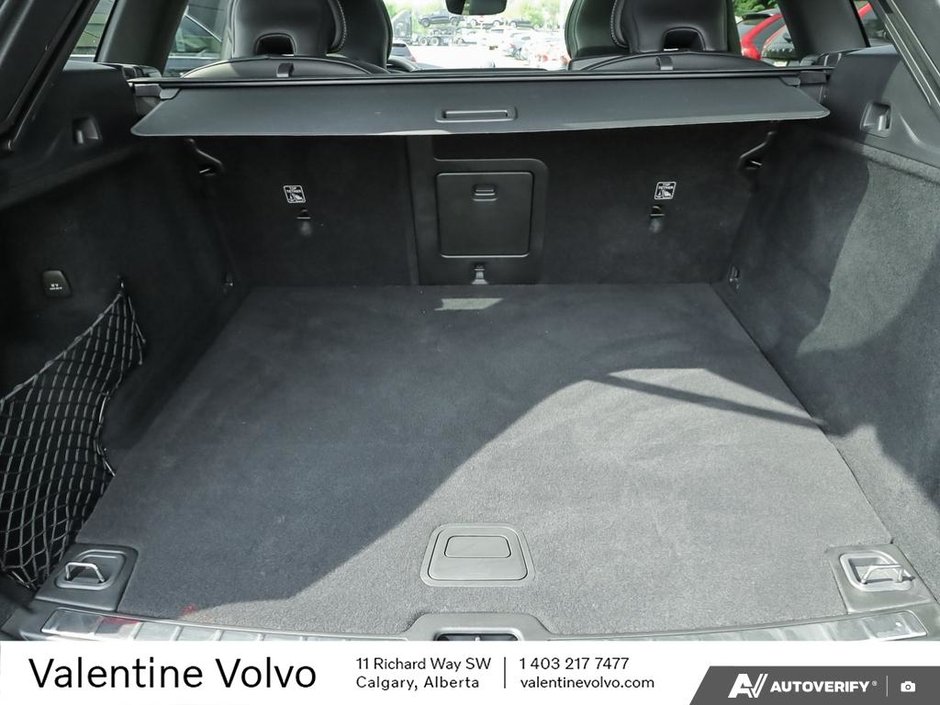 2022 Volvo XC60 Recharge R-Design-10