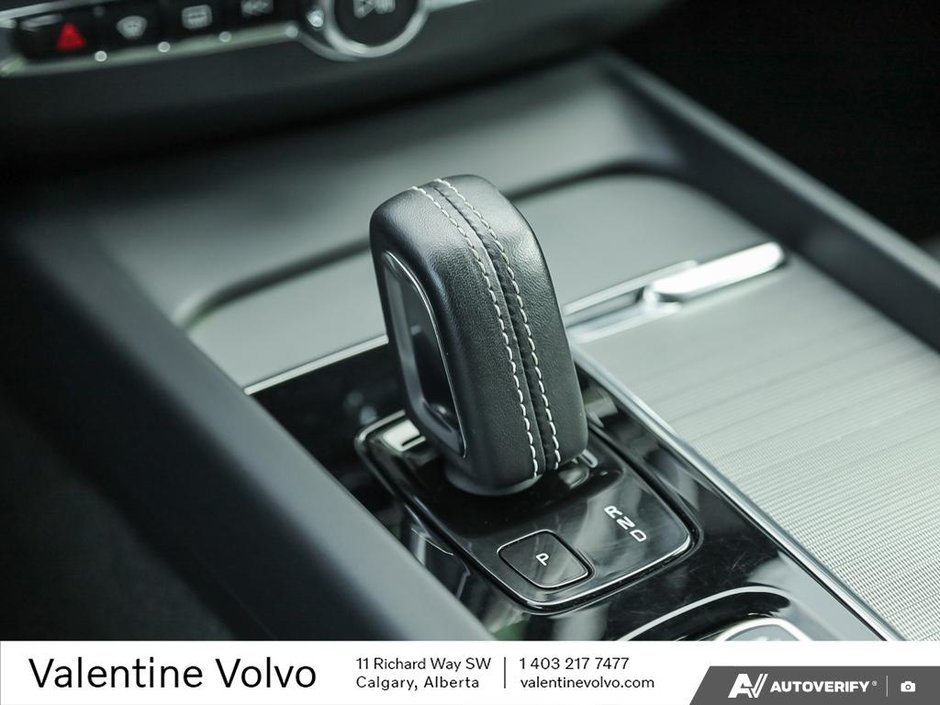 2022 Volvo XC60 Recharge R-Design-18