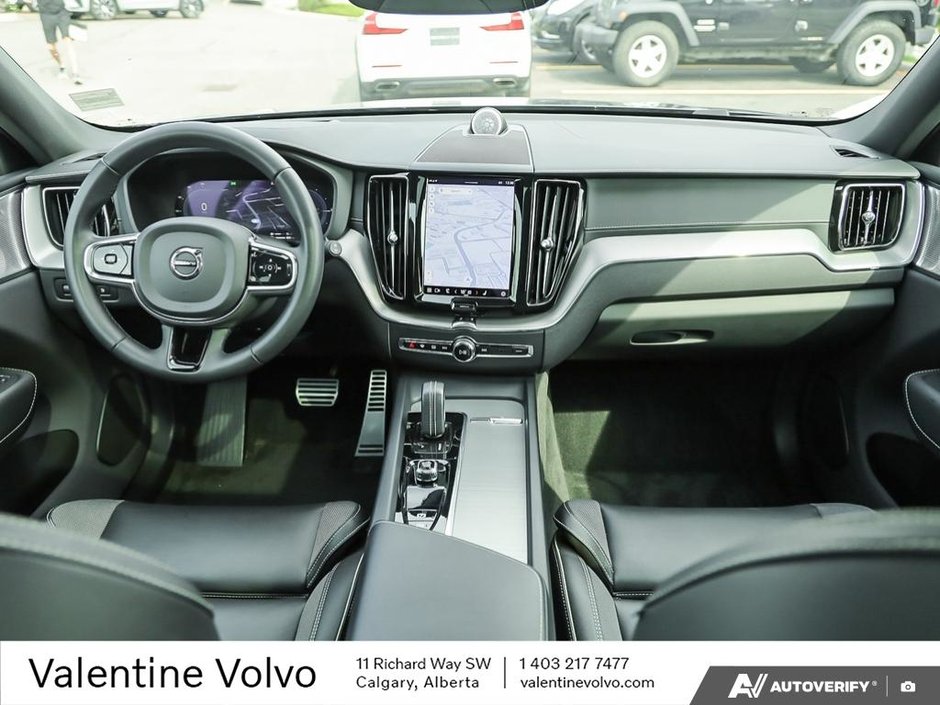 2022 Volvo XC60 Recharge R-Design-24