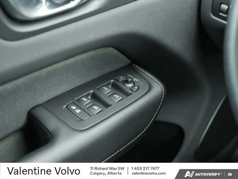 2022 Volvo XC60 Recharge R-Design-16
