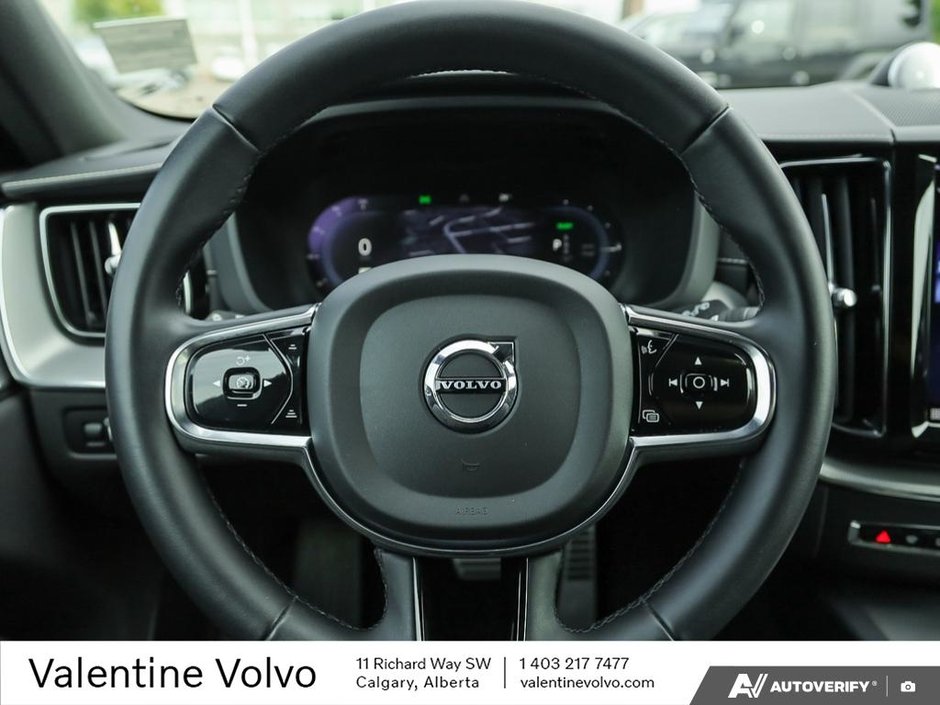 2022 Volvo XC60 Recharge R-Design-13
