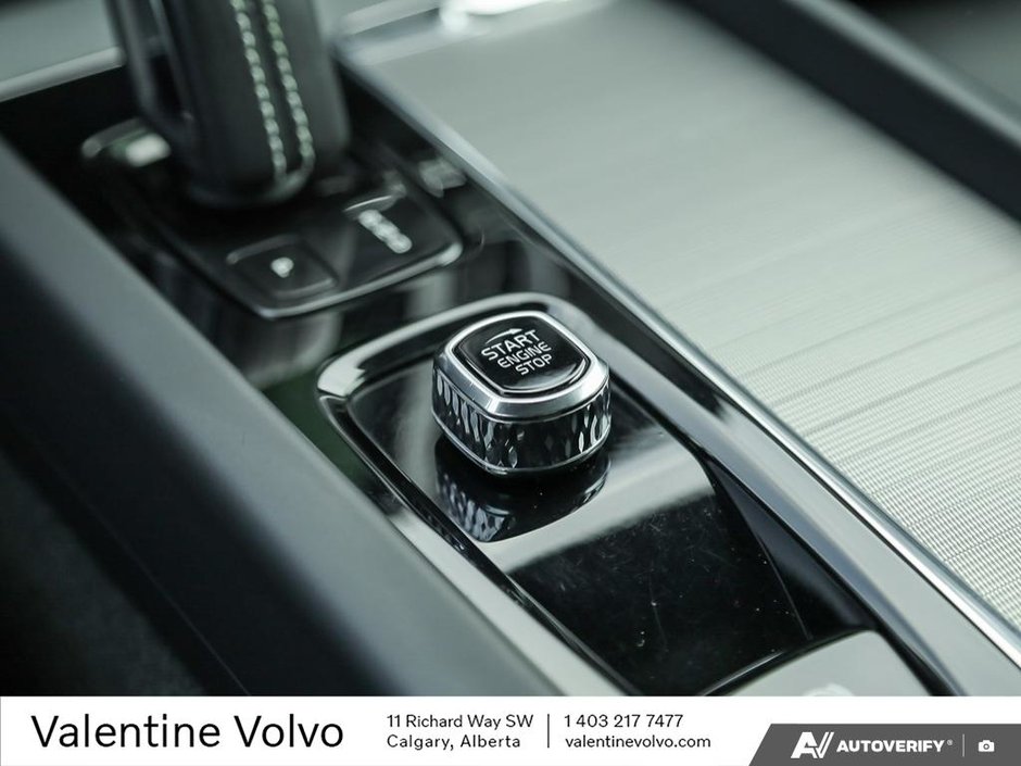 2022 Volvo XC60 Recharge R-Design-27