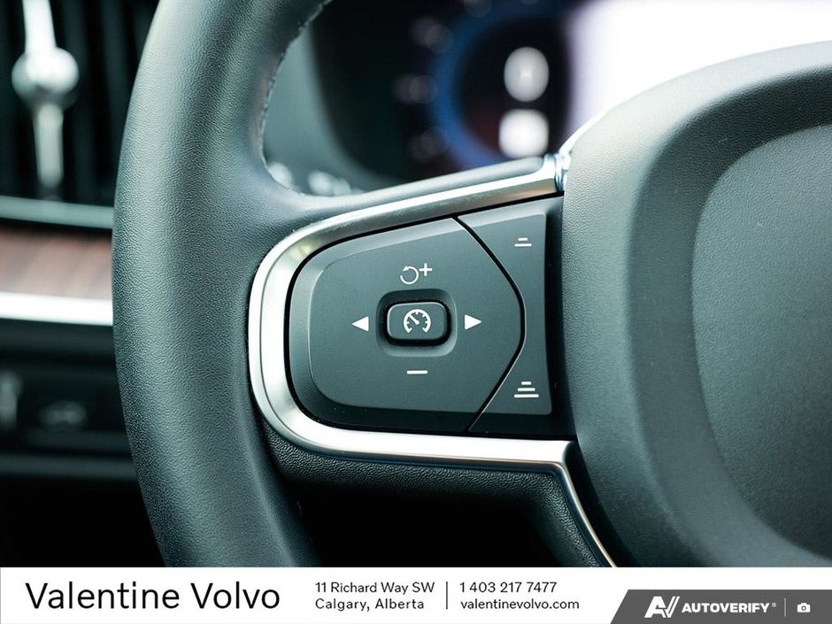2022 Volvo XC60 Recharge Inscription Expression-16