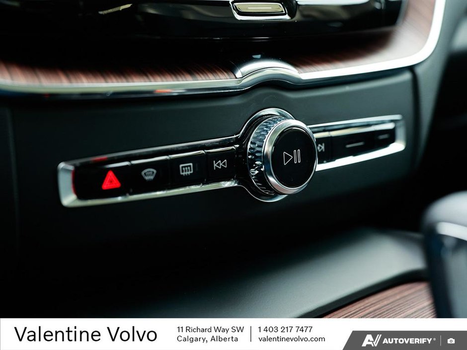 2022 Volvo XC60 Recharge Inscription Expression-19