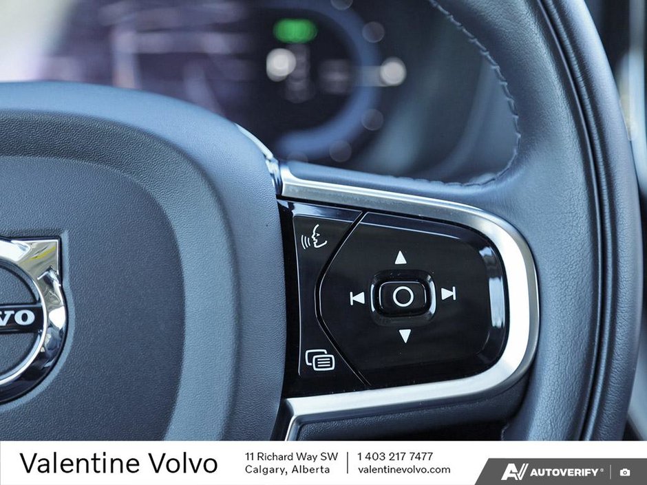 2022 Volvo XC60 Recharge Inscription-17