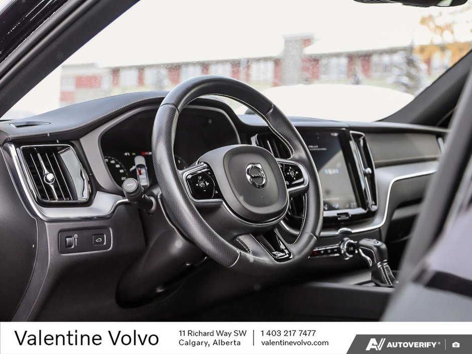 2018 Volvo XC60 R-Design-12