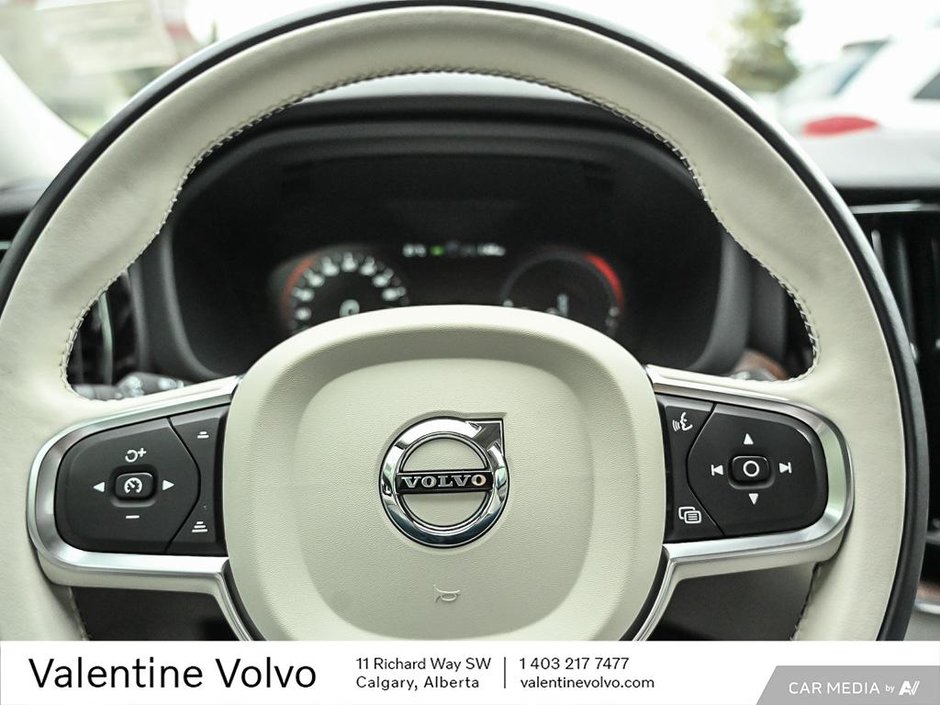 2021 Volvo XC60 Inscription Expression-13