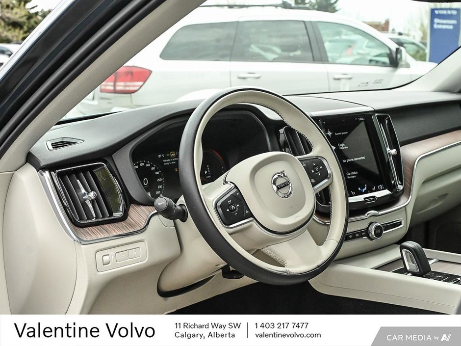 2021 Volvo XC60 Inscription Expression-12