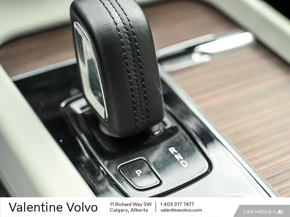 2021 Volvo XC60 Inscription Expression-18