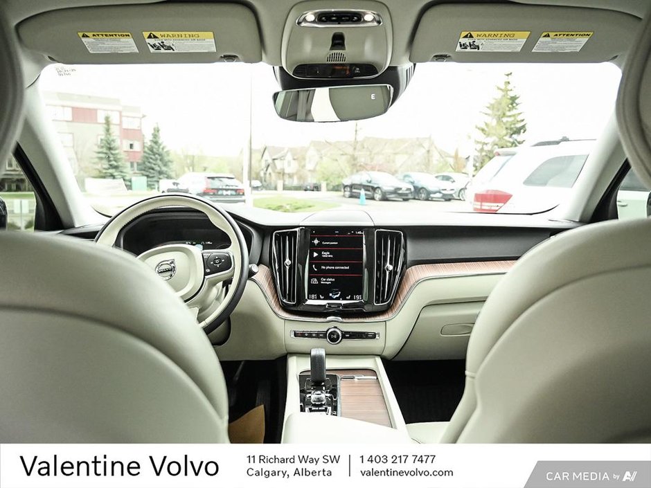 2021 Volvo XC60 Inscription Expression-24