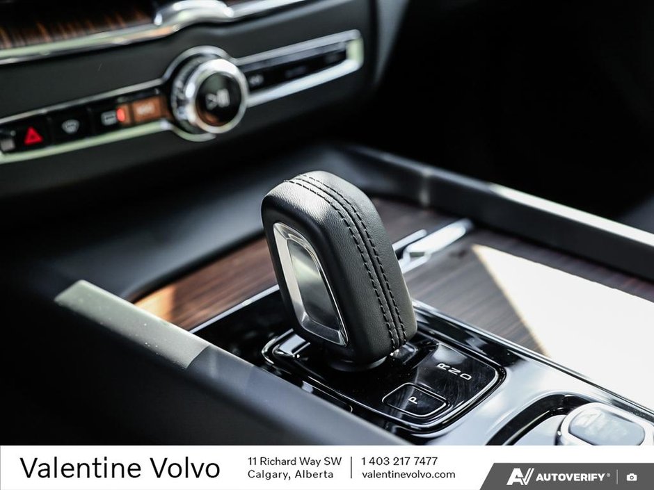 2021 Volvo XC60 Inscription Expression-18