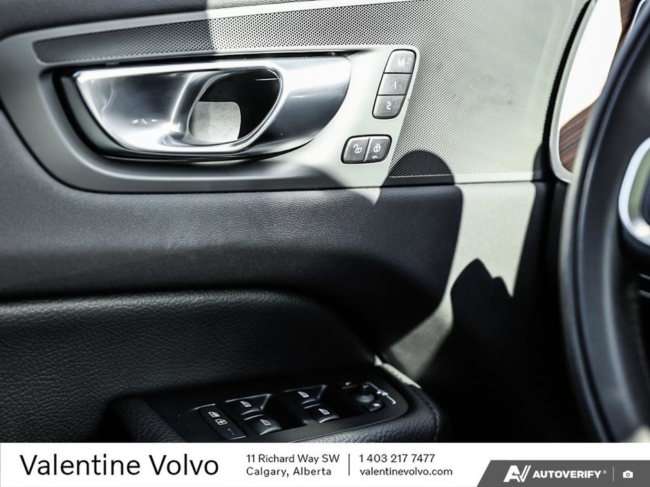 2021 Volvo XC60 Inscription Expression-17