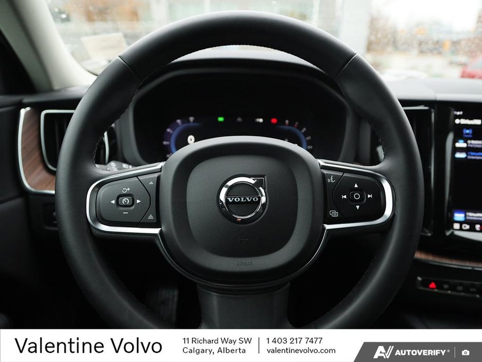 2022 Volvo XC60 Momentum-13