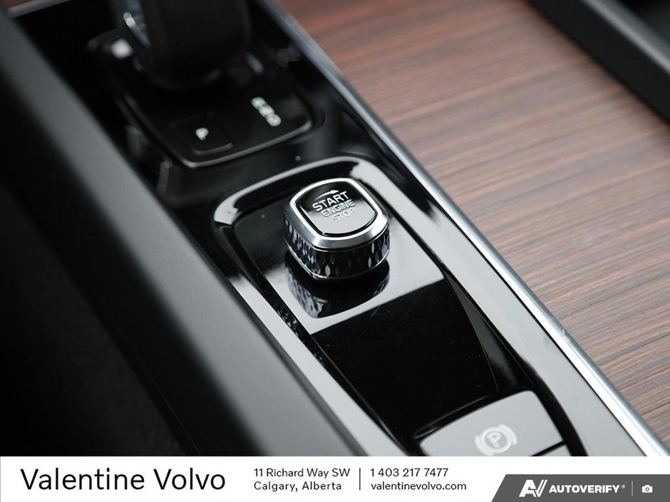 2022 Volvo XC60 Momentum-27