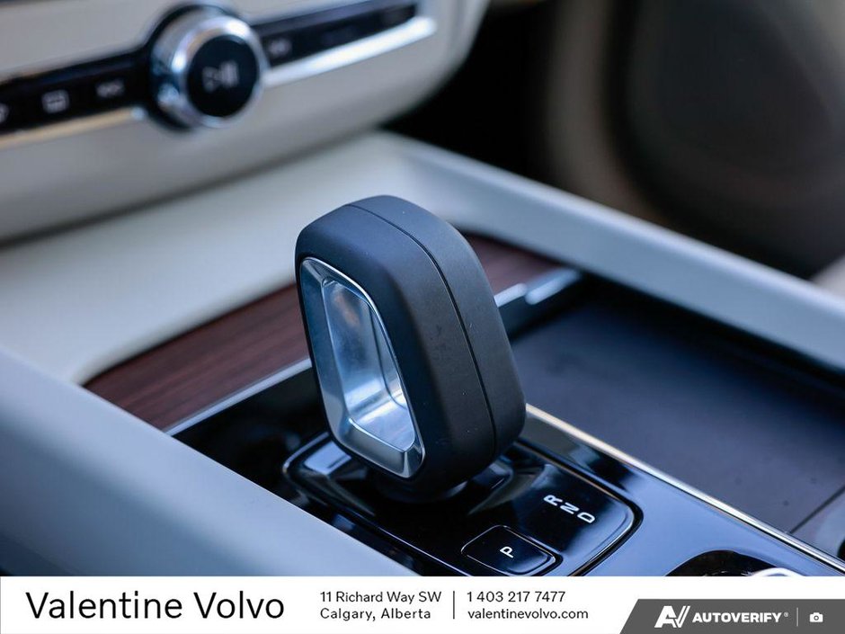 2022 Volvo XC60 Momentum-18