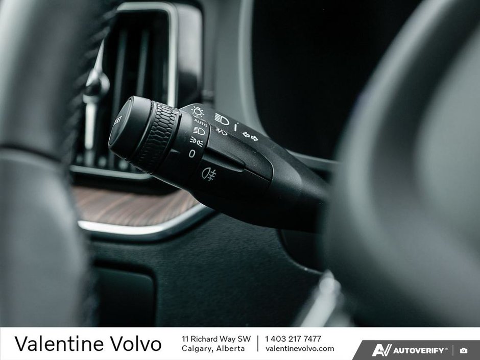 2023 Volvo XC60 Ultimate Dark Theme-15
