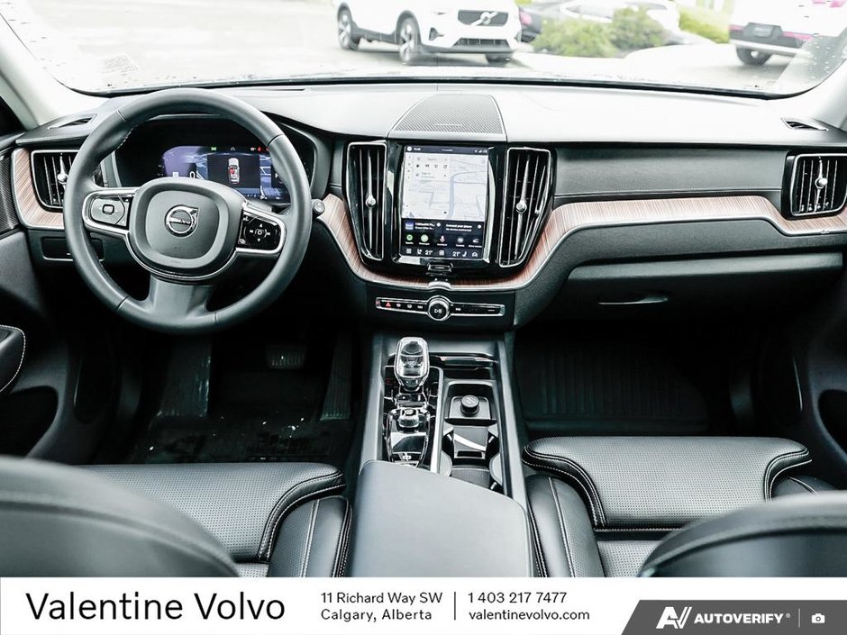 2023 Volvo XC60 Ultimate Dark Theme-24