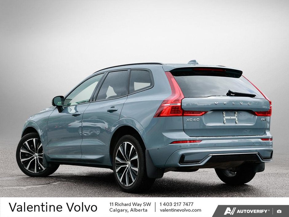 2023 Volvo XC60 Ultimate Dark Theme-3
