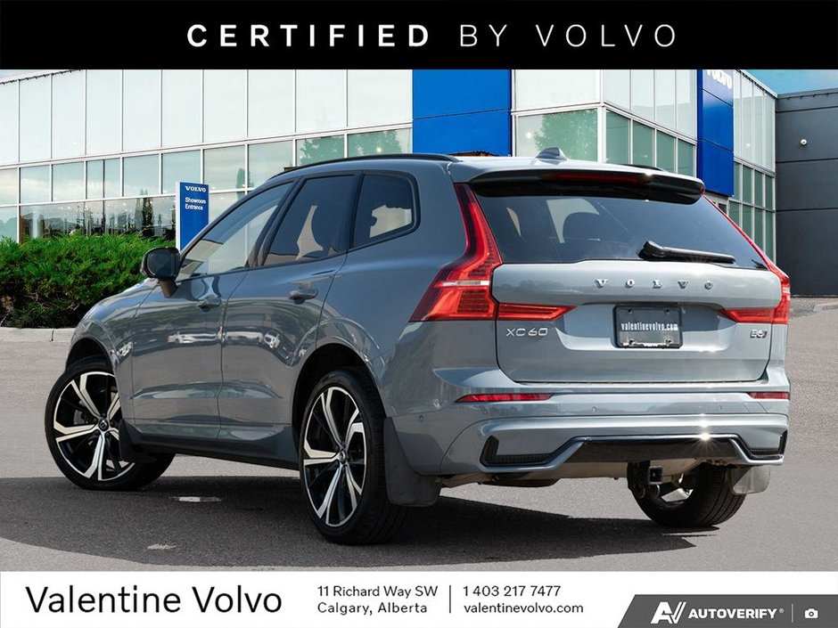 2023 Volvo XC60 Ultimate Dark Theme-3