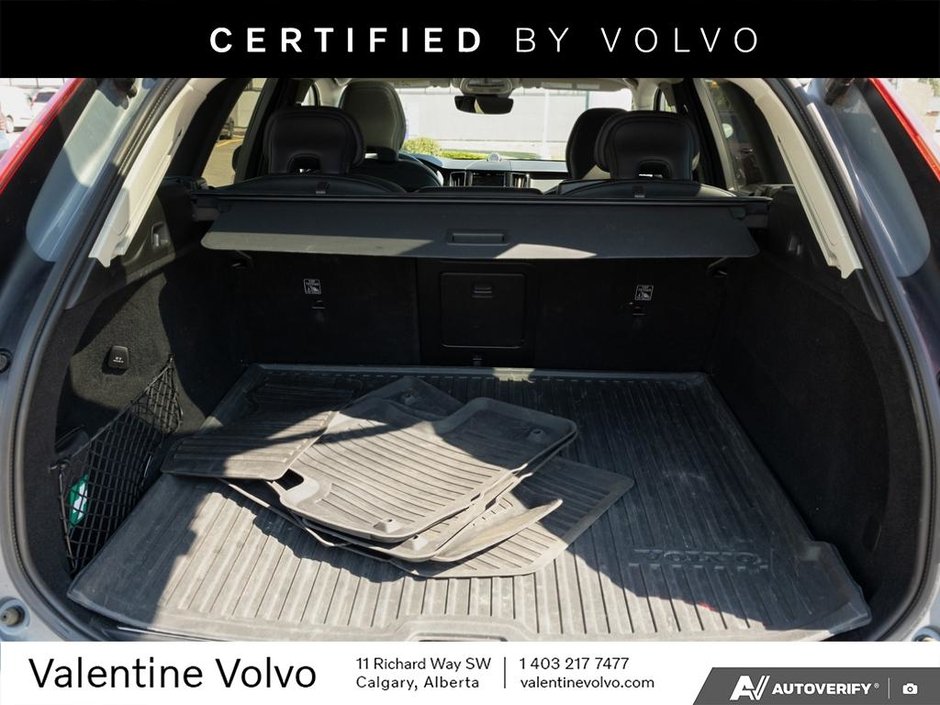 2023 Volvo XC60 Ultimate Dark Theme-5