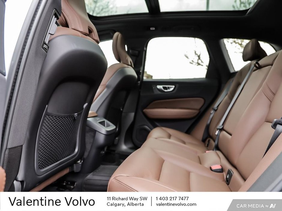 2024 Volvo XC60 Plus Dark Theme-23