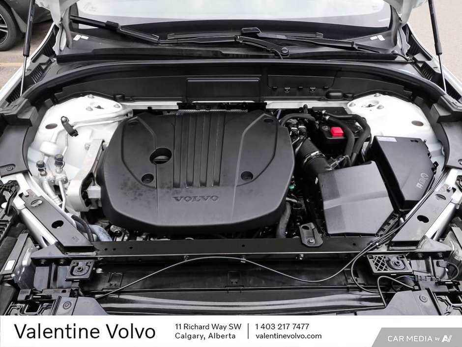 2024 Volvo XC60 Plus Dark Theme-7
