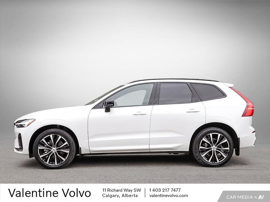 2024 Volvo XC60 Plus Dark Theme-2