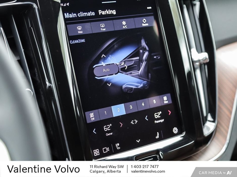 2024 Volvo XC60 Plus Dark Theme-19