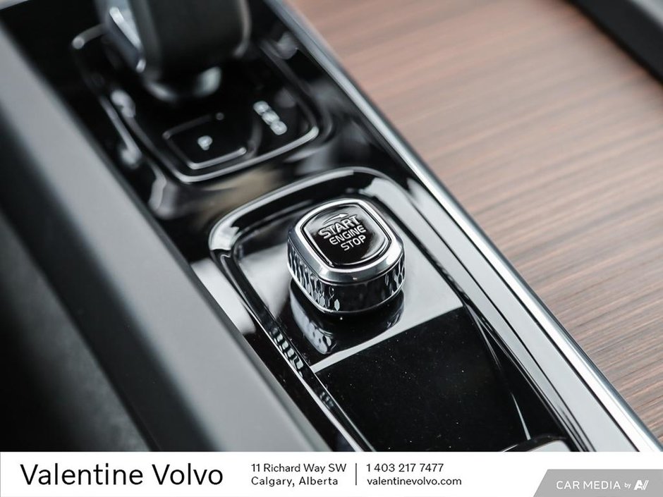 2024 Volvo XC60 Plus Dark Theme-27