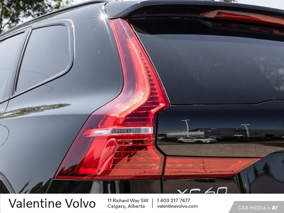 2024 Volvo XC60 Plus Dark Theme-11