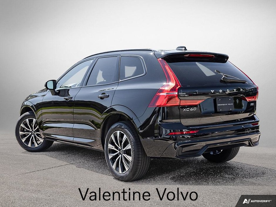 2024 Volvo XC60 Plus Dark Theme-3