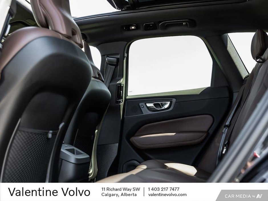 2024 Volvo XC60 Plus Dark Theme-22