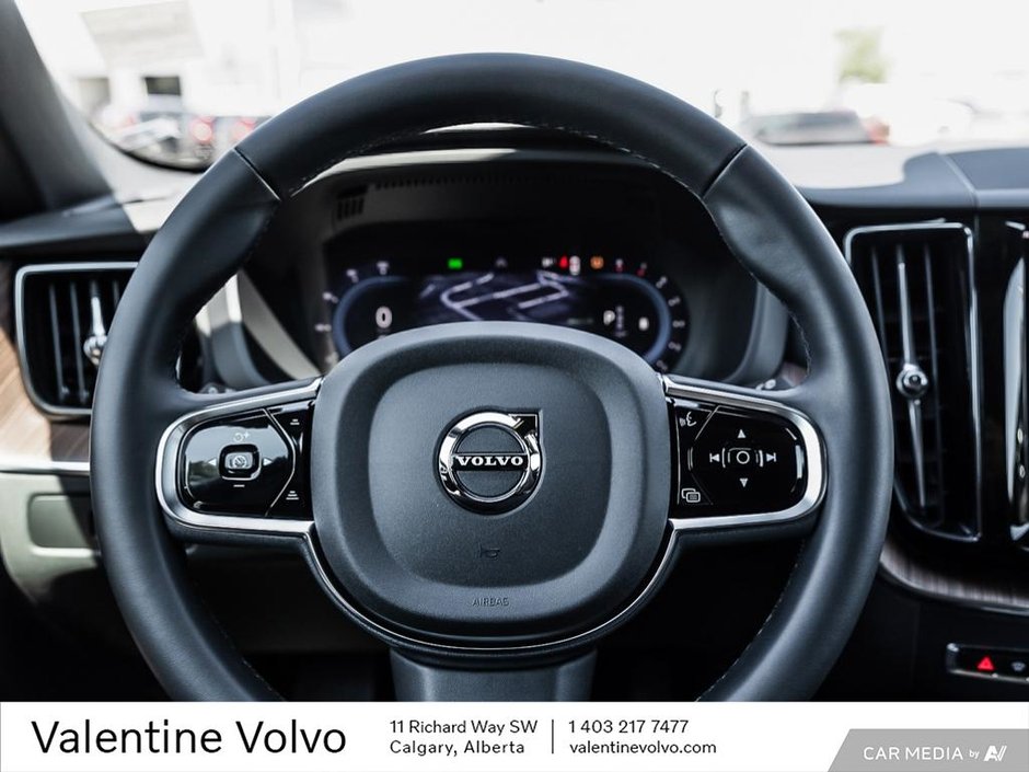 2024 Volvo XC60 Plus Dark Theme-12