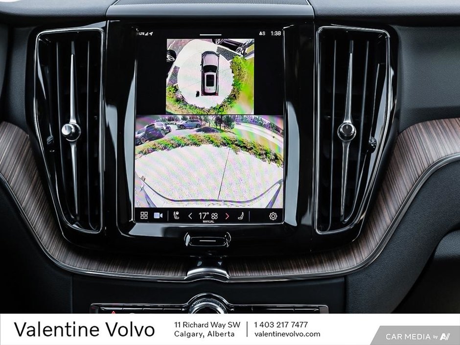 2024 Volvo XC60 Plus Dark Theme-24