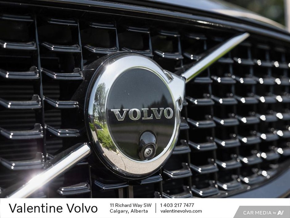 2024 Volvo XC60 Plus Dark Theme-8