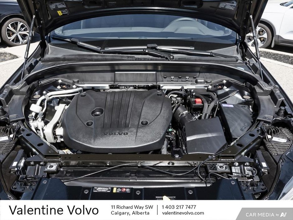 2024 Volvo XC60 Plus Dark Theme-7