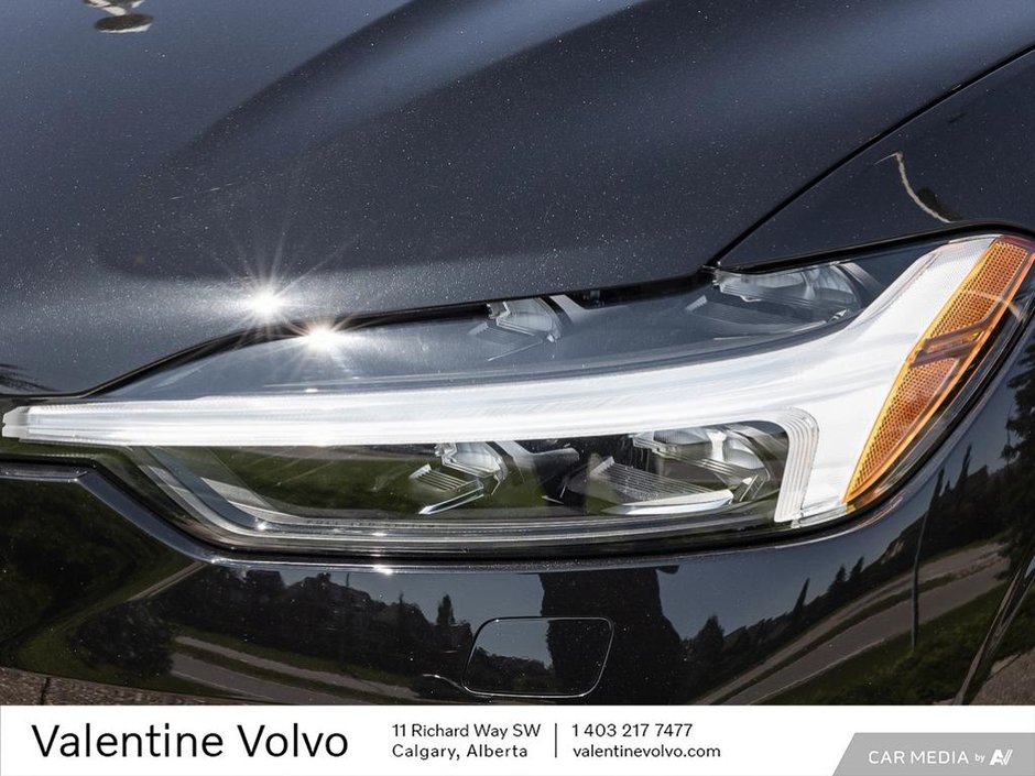 2024 Volvo XC60 Plus Dark Theme-9