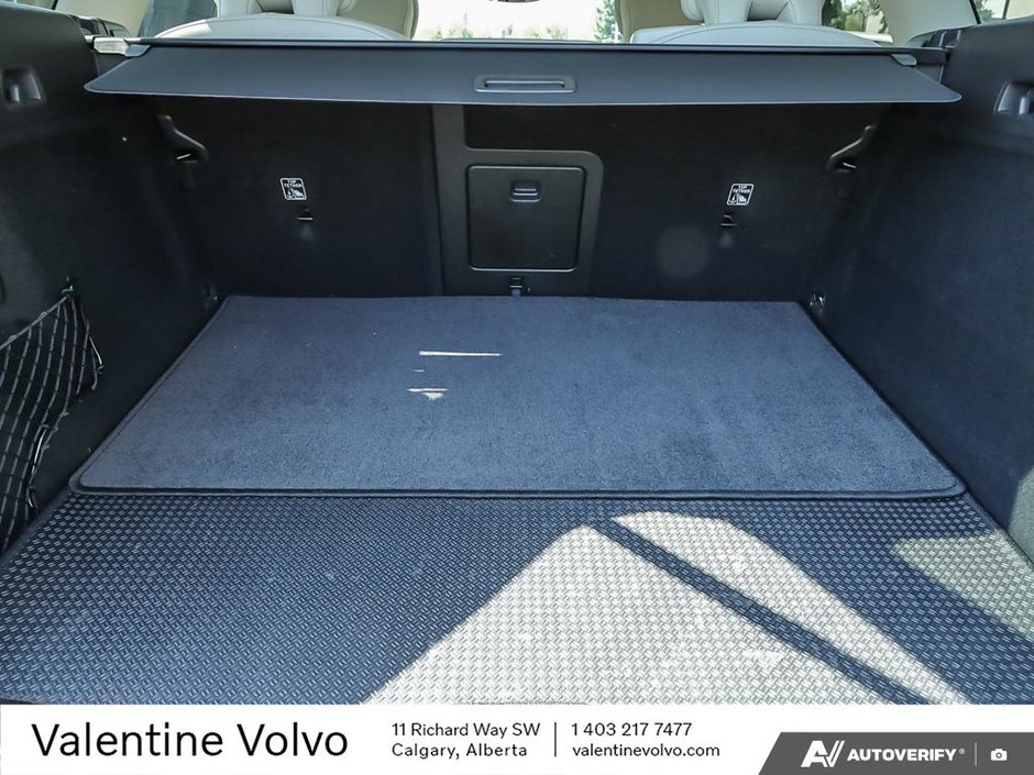 2024 Volvo XC60 Ultimate Dark Theme-10