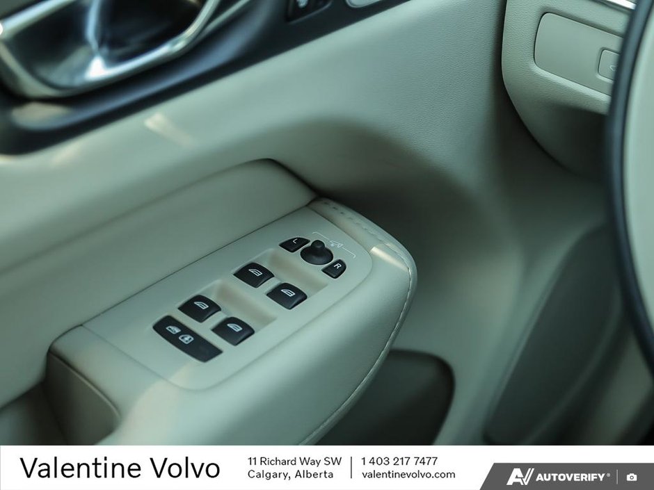2024 Volvo XC60 Ultimate Dark Theme-16
