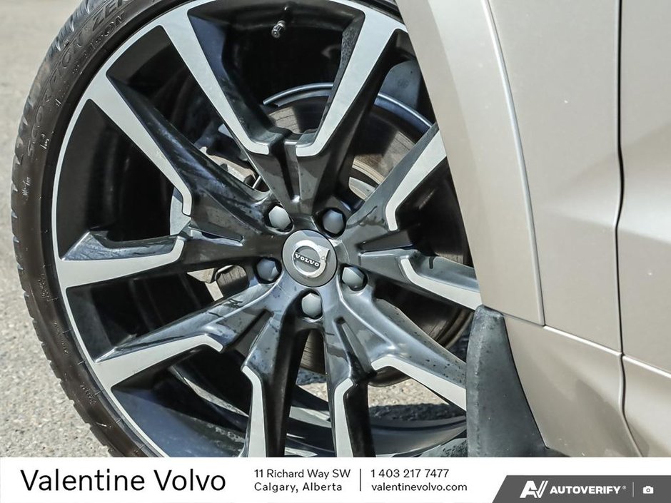 2024 Volvo XC60 Ultimate Dark Theme-5