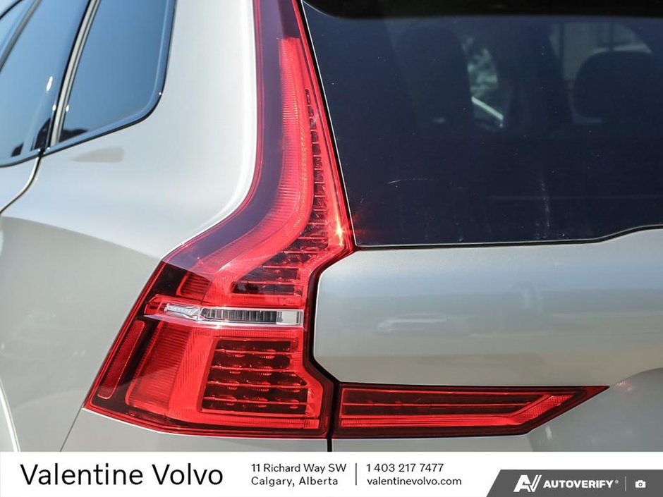 2024 Volvo XC60 Ultimate Dark Theme-11