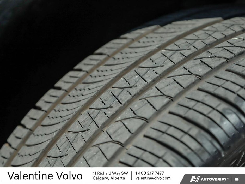 2024 Volvo XC60 Ultimate Dark Theme-6
