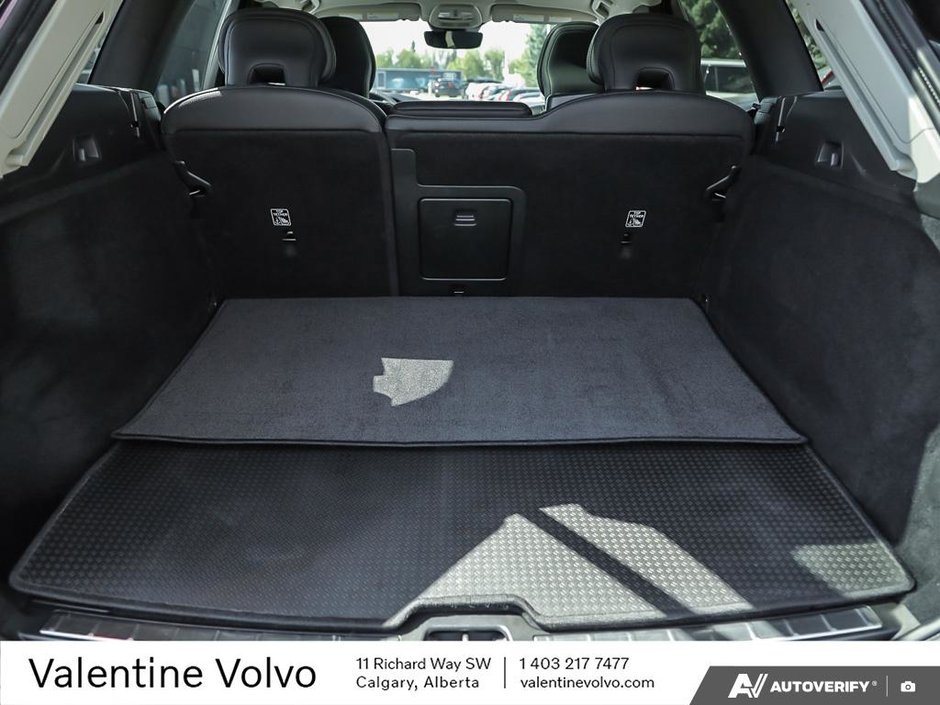 2024 Volvo XC60 Plus Dark Theme-10