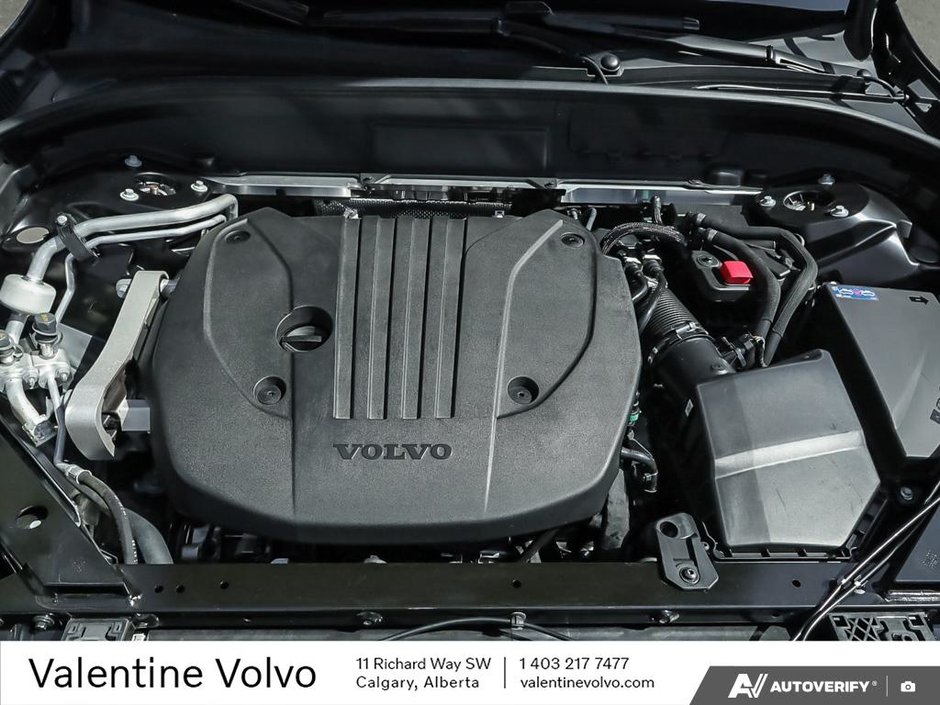 2024 Volvo XC60 Plus Dark Theme-7
