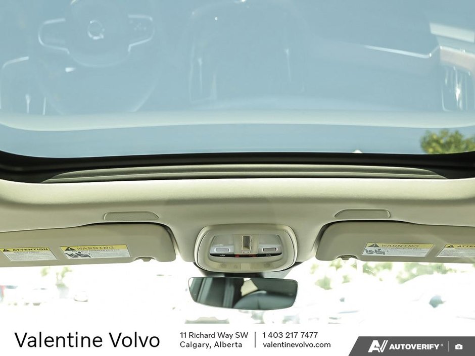 2024 Volvo XC60 Plus Dark Theme-25