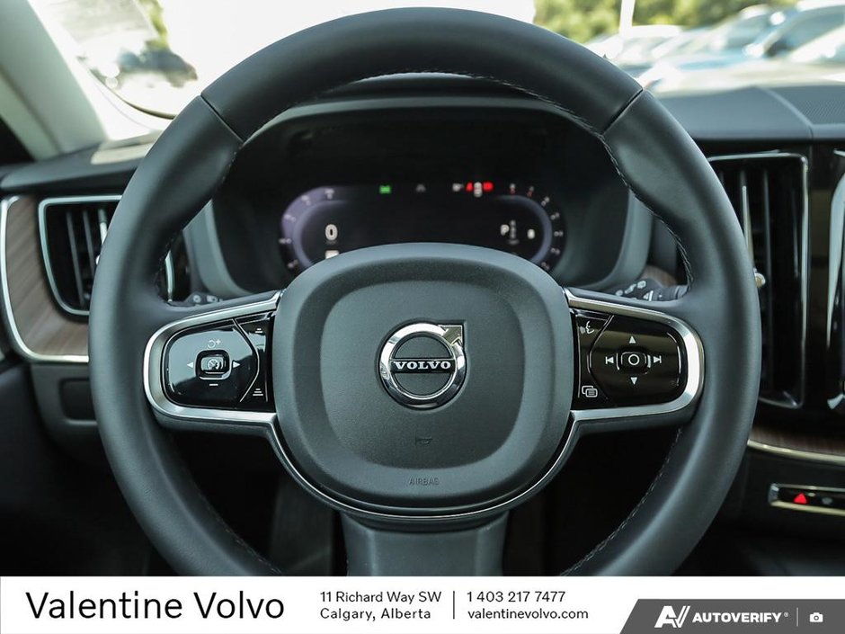 2024 Volvo XC60 Plus Dark Theme-13
