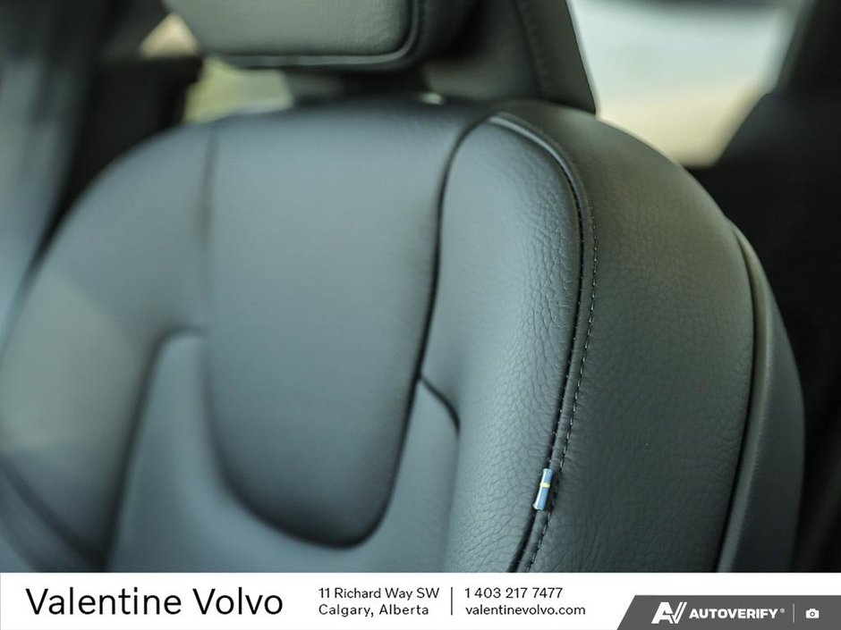 2024 Volvo XC60 Plus Dark Theme-22