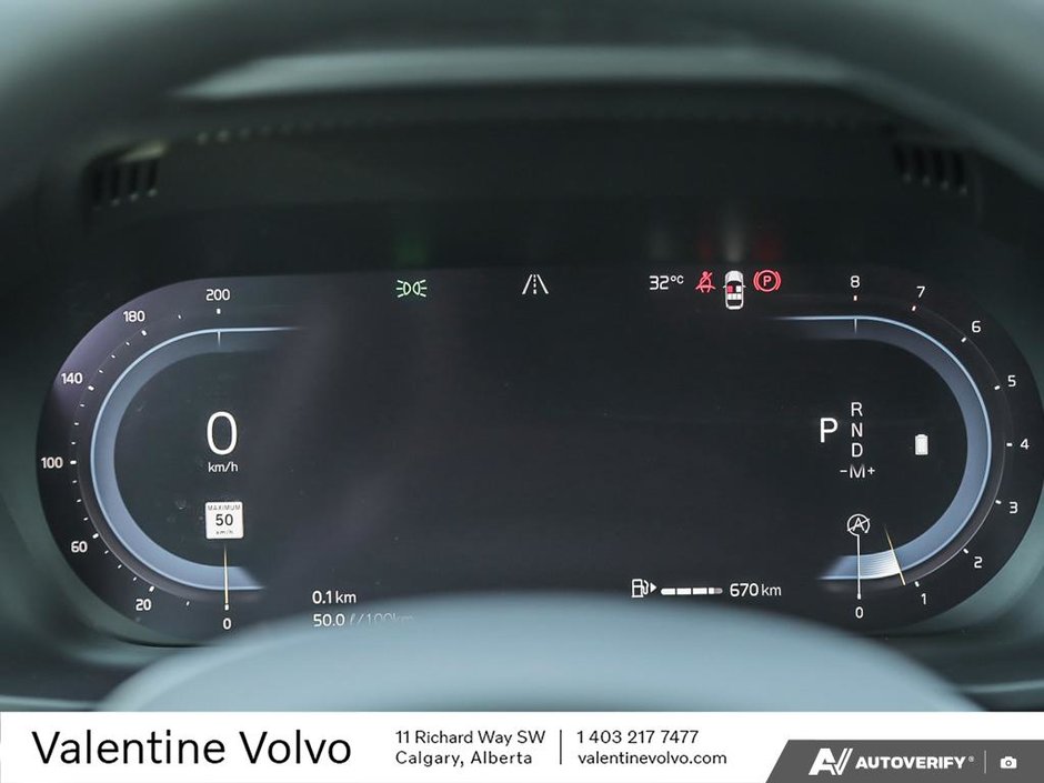 2024 Volvo XC60 Plus Dark Theme-14