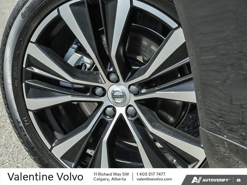 2024 Volvo XC60 Plus Dark Theme-5