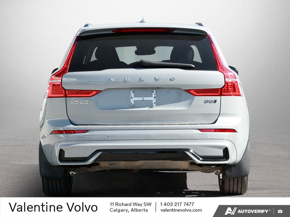 2024 Volvo XC60 Plus Dark Theme-4